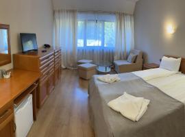 Room in BB - Hotel Moura Double Room, къща за гости в Боровец