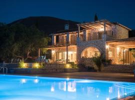 Villa Leon, hotel with jacuzzis in Chalkida