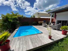 Villa cosy toute équipée avec piscine, cottage sa Le Gosier