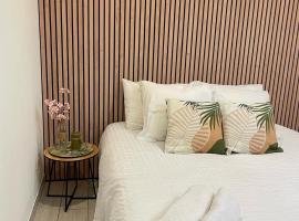 Appartement avec jacuzzi, hotel v destinaci Sassenage