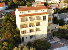 Vila Lena, bed and breakfast en Petrovac na Moru