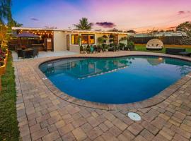 Private Heated Pool Oasis Pet-Friendly Retreat Short or long Stays Sleeps 2-8 Ppl, villa in Pompano Beach
