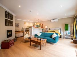 Granby Estate The Old Pool House, pet-friendly hotel in Bradford on Avon