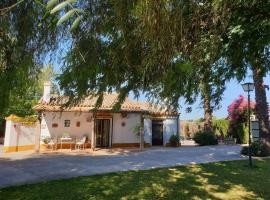 FINCA EL ROMERO, Finca a 15 minutos de Sevilla, hotel conveniente ad Alcalá del Río