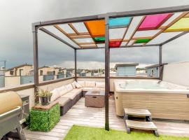 Sloan Lake’s Rooftop Oasis, vacation home in Denver