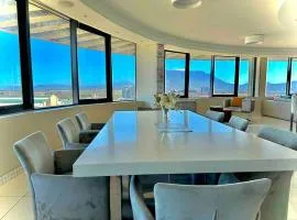 Grand Penthouse / Backup Power / Stunning