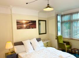 E-Sky Homes, holiday rental in South Norwood