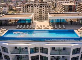 TGM Sunrise View - Infinity Pool & Spa Resort: Mamaia-Sat – Năvodari şehrinde bir spa oteli