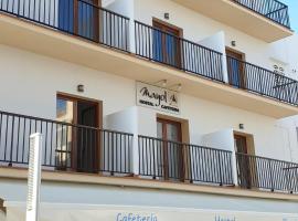 Hostal Mayol, hotel a Santa Eularia des Riu