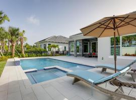 Private Pool and Spa Luxe Palm Beach Gardens Home, ξενοδοχείο σε Palm Beach Gardens