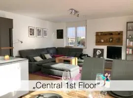 Ferienwohnung Central 1st floor - hochwertige Wohnung mit Balkon und Aufzug