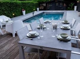 Chez Sabine et Eric Maison pour 6 personnes avec piscine chauffée – hotel w mieście Andenne