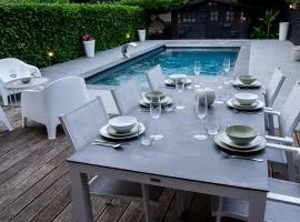 Chez Sabine et Eric Maison pour 6 personnes avec piscine chauffée et jacuzzi privé