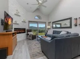 Lake Forest Lakeview Condo: Mountain Views, Close to Town