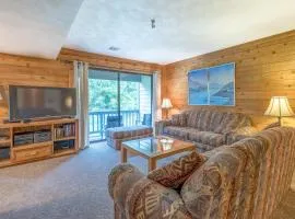 Seven Springs Stoneridge 3 Bedroom Standard Condo, Ski-In Out, Pet Friendly! condo