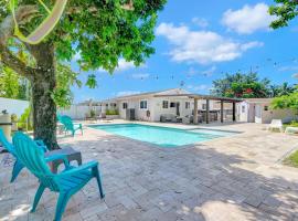 The Gardens - Luxury Retreat with Pool & Game Room, hotel in Miami Gardens