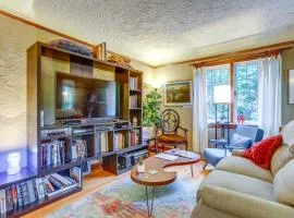 Seattle Home with Balcony 1 Mi to Park and Water!