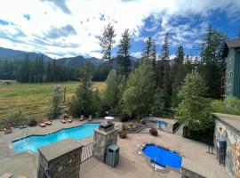 Snow Creek Lodge by FantasticStay, cabin in Fernie