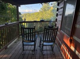 Whiskey Run Cabin, Spectacular Mountain Views, chalet de montaña en Bryson City