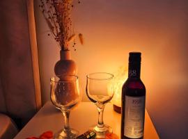 RAINBOW APARTMENT PINK - free parking- zona spital Recuperare Iasi