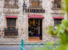 Hotel el Carmen, hotel blizu letališča Letališče General Francisco J. Mujica - MLM, Morelia