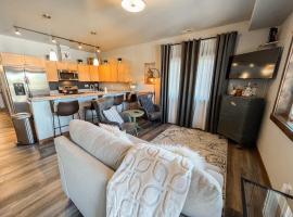 Happy Trails Condo, hotel in Columbia Falls