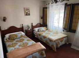 Hostal Sabor Fusion, pansion u gradu La Pradera de Navalhorno