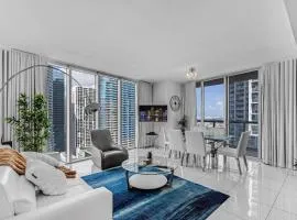 Luxurious Condo at ICON with Views