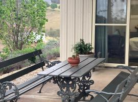 Midgee Cottage, hotel in Mudgee