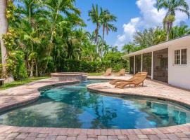 Luxury Pool & Spa Home near Beaches & Downtown, golfhotelli kohteessa Fort Myers