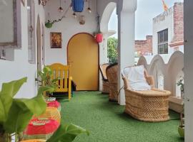 Manavi Home Stay, holiday rental in Mathura