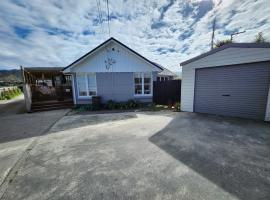 Queen, Single Beds Kitchen and Parking, hotel in Upper Hutt