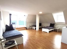 Spacious Apartment with Balcony & WiFi, Ferienwohnung in Wetzlar