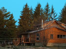 Bear Den Vacation Home, hotel with parking in Anchor Point