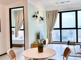 Urban Suites Homestay, hotell i Jelutong