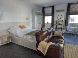 Gorgeous comfortable Apartment on the High Street