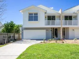 Camellia - Pet Friendly - 3 Min Walk to Centre of Berry