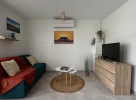 Studio tout confort + terrasse, căn hộ ở Gujan-Mestras