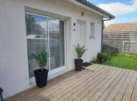 Studio tout confort + terrasse