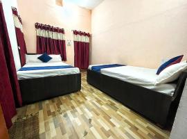 HOTEL SWASTIK "free pick up from station & airport", готель у місті Деоґгар