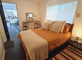 1 bedroom self-contained apartment in Lalor, ξενοδοχείο σε Lalor