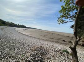 Seaside & Lake District retreat, hotel v mestu Arnside