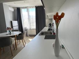 Rose's apartment , self check-in, close to metro, hotel blizu znamenitosti Ivan Vazov Market, Sofija