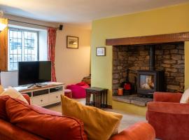 Finest Retreats - Clematis Cottage, hotel with parking in Stogursey