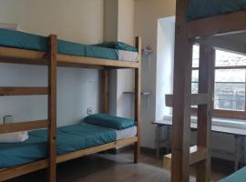 Albergue Tritón - Villanúa: Villanúa'da bir hostel