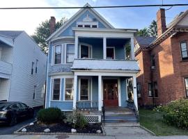 Large 2 Bed-Room Apt Across From Union College, apartment in Schenectady