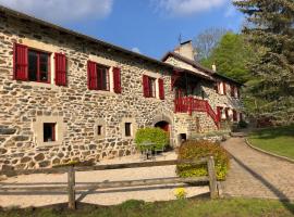 LE PIN BLEU Les Pierres du Chomeil, Hotel in Rosières