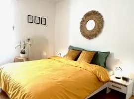 PARIS-MONTROUGE Magnifique appartement 3 pièces de 75m2 avec PARKING - très cosy pour 1 - 8 personnes refait à NEUF -ENTIRE APARTMENT LUXURIOUS AND WARM -Montrouge Paris 14ème - Proche Aéroport Orly Parc Expositions Porte de Versailles FREE WIFI GRATUIT