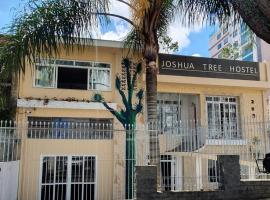 Joshua Tree Hostel - Curitiba, хостел в Куритибе