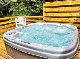 Kingfisher Lodge - Private Hot Tub - Infrared Sauna - Dog Friendly